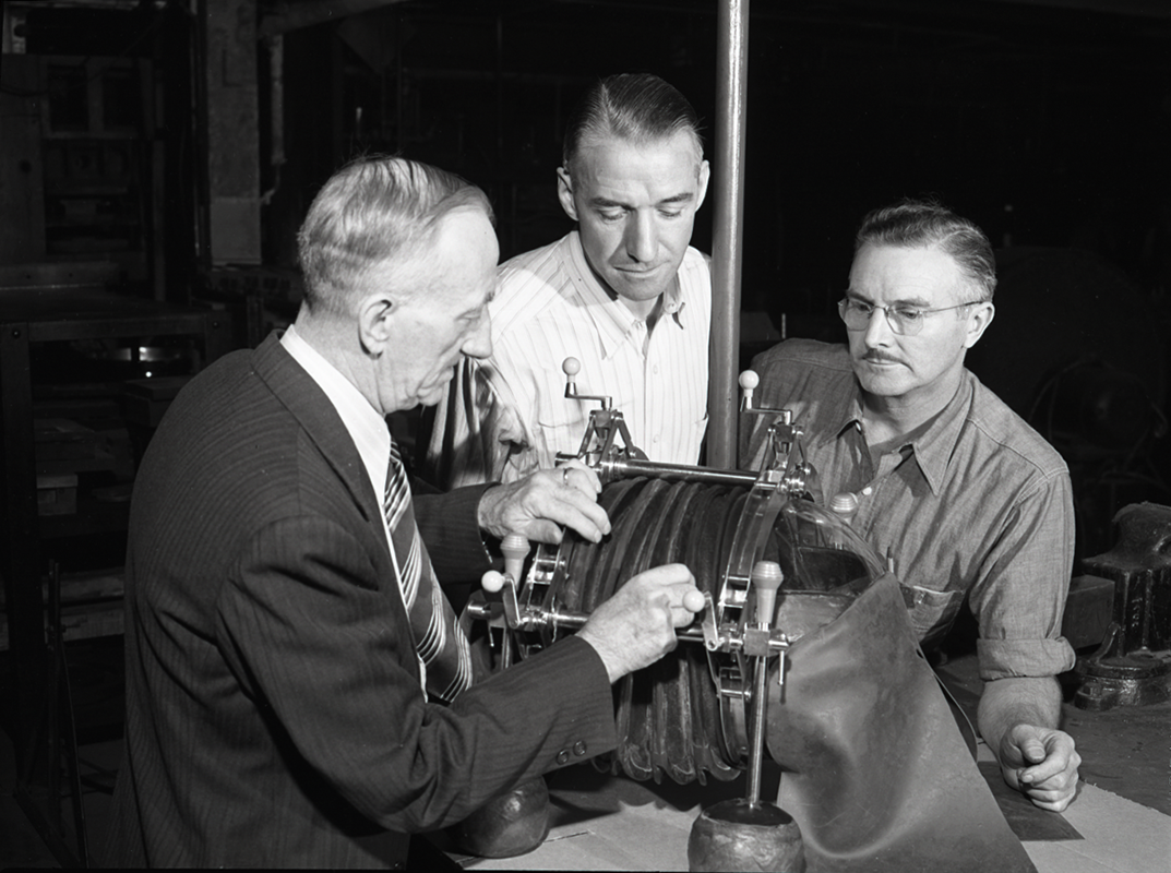 Rouge engineers develop iron lung machine Rouge engineers develop iron lung machine